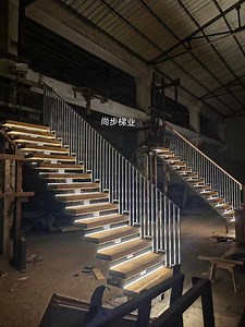 [Hot Item] Modern Straight Stairs with Sensor Surface Embedded Induction Lighting