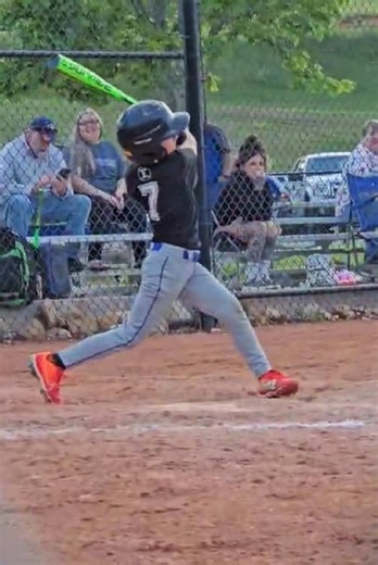 He passed the vibe check. 👏#baseball #pranks#baseballlife#baseballmomlife
