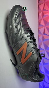 Review: https://youtu.be/NMyJqY3aK_g?si=beGNMjipbihG9jS2 🔥 . New Balance 442 V2 PRO 🔥 Mira la reseña completa en nuestro canal de YouTube 🤙🏻 Consíguelas en @futbolemotion Código de descuento FUTBOLISTASMX 🇲🇽 . #FutbolistasYouTube #BetthoAlvarez #BetthoLewandowski #Boots #Cleats #SoccerCleats #FootballBoots #Tachos #Tachones #Pupos #Guayos #Chimpunes #Botines #Botas #Futbol #Football #Chuteiras #NewBalance #NBFootball #NewBalance442 #FutbolEmotion | Futbolistas