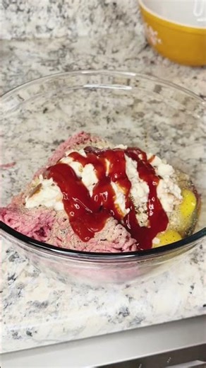 Classic Southern Meatloaf HITS DIFFERENT😋 #cooking #shots #americanfood #viral