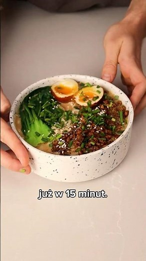 Ramen w 15 minut 🍜 #ramen #zupa #gotowanie #odchudzanie #wiemcojem #redukcja #obiad #przepisnaobiad