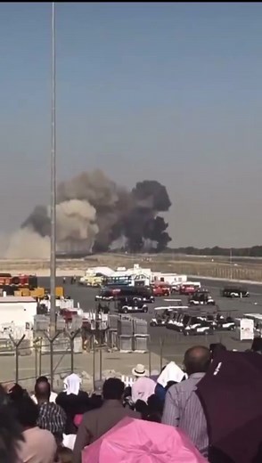 138K views · 1.4K reactions | An Indian Tejas fighter jet has crashed during a display at the Dubai Air Show 2025類 | Doston ki Baatein | Facebook