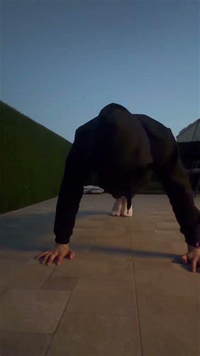 Day nine of the one extra push-up every single day #Push-up #Like #Subscribe ￼