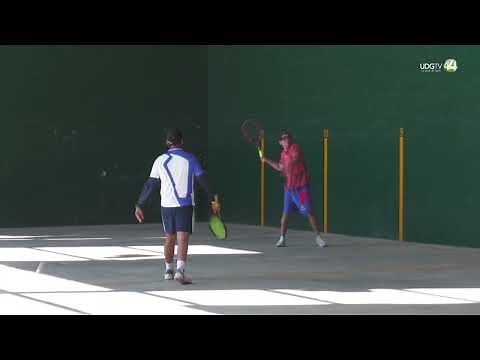 How do you play frontenis?