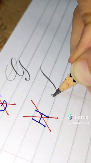 تعلم حروف الخط الانجليزي المشبك ✅ #تعلم_الخط #تعليم_خط #خط_انجليزي_متصل #cursive_writing #تحسين_الخط