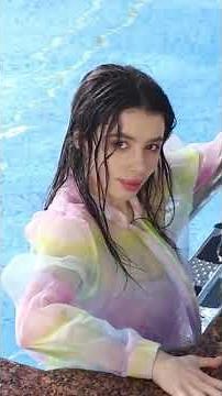 Wetlook Moments in the Pool
