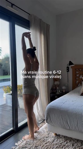 Sissy on Instagram: "Tu veux changer ta vie, vraiment ? Commence ta journée par prendre soin de toi. Pour être bien dans ta tête, dans ta peau et avoir la forme. Changer de mindset et changer ces petites habitudes auront tellement plus d’impact sur ton quotidien que tu ne le penses ! Pour vous aider à y arriver, je vous proposer pour une durée ultra limitée, l’abo @teamtrainsweateat à -50% sur www.Trainsweateat.com (s’inscrire sur le site). Foncez et surtout : on ne remet pas à plus tard ce qu’o