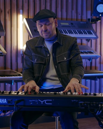 Keyboardist & organ enthusiast Lutz Krajenski performs with this Live Set for the Yamaha YC61 Stage Keyboard. This Split combination of a typical drawbar organ features an Organ bass for the left hand and a solo drawbar setting for the right hand. The „Pre Drive“ and specific settings on the Rotary Speaker effect gives this Live Set its unique character. Watch more performances here: https://bit.ly/LutzGlobalStage | Yamaha Synths