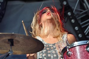 #WCW Sammi Bishop on Motley Crue Tributes, Teaching, and Playing Upside-Down - DRUM! Magazine