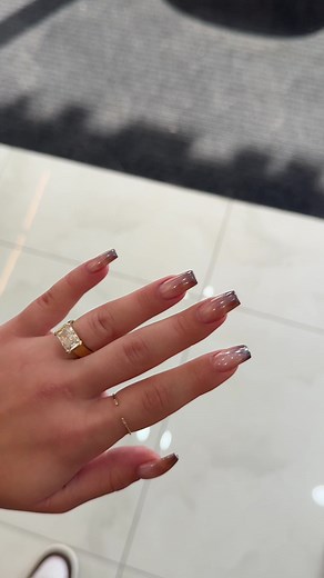 Chic Fall Nail Trends: Ombre, Brown & Chrome