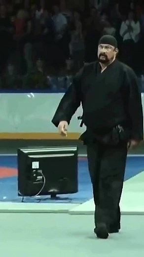 Don’t mess with Steven Seagal 💪 #legend | Gym Fail Nation