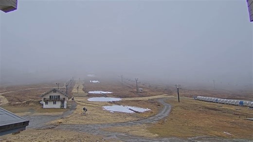 Snoqualmie, WA ski resort offering season pass rollover for late year start