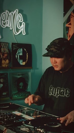 6.1K views · 127 reactions | Scratch practice 屢‍♂️ #djskills #djlife #phasedj #djing #hiphop #scratchdjs #djmix #djmix #mongoliatravel #seratodj #mashup | Tuk Zulu Queen | Facebook