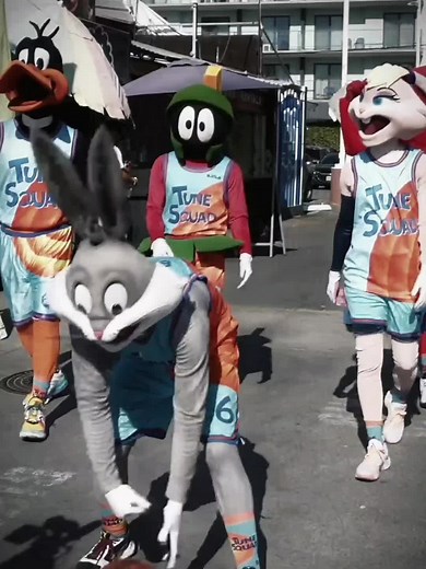 Bucks Bunny Basketball Skills: The Professor Prank