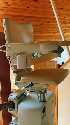 Handicare 4000 curved Stairlift by www.ritchiehart.co.uk