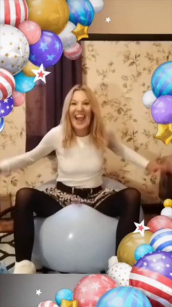 Christy (@christyballoon1) - big bouncy blue balloon, it's fun & funny
