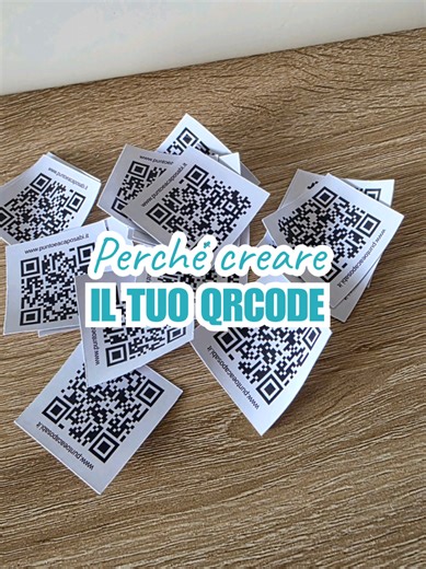 🤔Hai mai pensato di firmare le tue creazioni con un QRCODE? È sicuramente un modo alternativo e originale e ti assicuro, non passerà inosservato. Io lo utilizzo spesso sui prodotti che realizzo, lo preferisco alla classica etichetta 🏷 Per farlo puoi optare per diverse applicazioni gratuite. Con poche e semplici mosse potrai ottenere il tuo codice personalizzato e caricare l'immagine su Design Space di Cricut per creare la soluzione più adatta alle tue esigenze. 🫵Scrivi QRCODE nei commenti. Ti