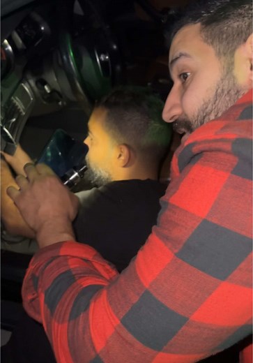 اودي اي 6 عطل او مشكلة في قفل دركسيون Audi A6 (C6 4F) Quattro with a steering lock actuator / start authorization immobilizer fault. The Access Start Authorization lock module is a part of vehicle's steering column. Module failure is a common problem in Audi 2005-2011 A6/C6 and Q7 model vehicles. If this is happening to any of your other model/year Audi vehicle, then this is the same problem! The problem is typically identified by no start and no response from key in the ignition, or proximity a