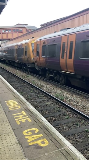 WMR Class 172’s departing Birmingham Moor St #train #westmidlandsrailway