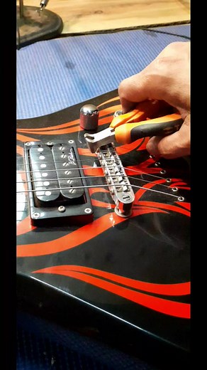 2.5K views · 17 reactions | guitarra BC RICH KERRY KING #luthierguitar #tutorialguitarra #luthiers #luthieria #laudero #lauderia #guitarraelectrica | Humberto Perez | Facebook