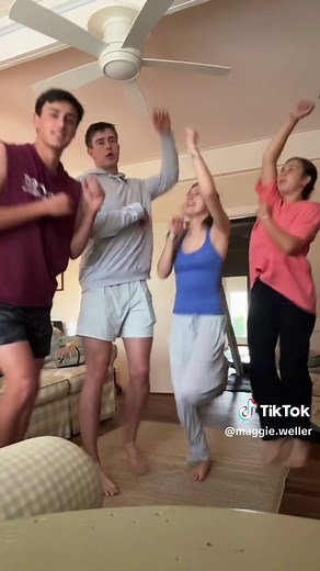 Pitch perfect never seen blooper @caroline @Lance Weller @Noah Ross