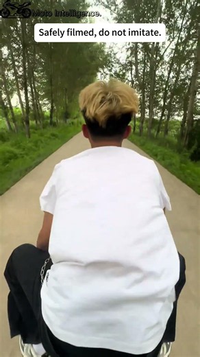When You Add a Seat Hump to Your Bike… But Still Take Passengers #motorcycle #automobile #brakefluid
