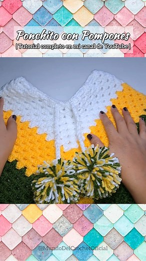 Poncho con pompones para niñas ✅ #knitting #crochet #ponchos #knit | Mundo del crochet
