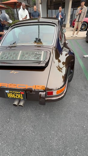 Beautiful Singer Porsche 911 Restomod 964 Air-Cooled #cars #automobile #classiccars #porsche911 #car
