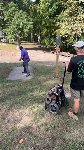 The Huck and Hope guys showing us how to play Hole one at Wildcat Springs! @jmriley172 and @marcusroegge are pretty swell fellas! Ha! #discgolf #sillygoosediscgolf #discgolfeveryday #discgolftournament #discgolfdoubles #doubles #newlayout #huckandhope | SILLY GOOSE DISC GOLF