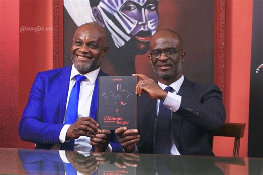 Côte d’Ivoire : Stanislas Zézé annonce la sortie officielle de son premier ouvrage « L'homme aux chaussettes rouges » - Abidjan.net News