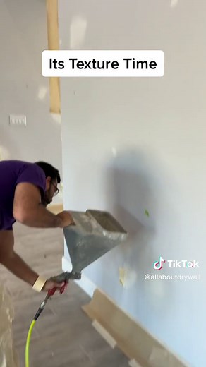 Spraying some texture #drywall #tapeandbed #drywallfinisher #drywalltexture #tapeandfloat #drywallrepair #touchupdrywall #sheetrock #drywaller #dallastxconstruction #dallastxdrywall #newhomes #greentapedrywall