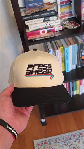 PRESS AHEAD Arrow Hat in Natural and Black