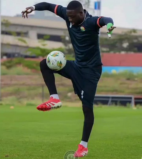 🎙️ Story of Our Own — Alpha Onyango 🇰🇪⚽ After Kenya’s clash with Gambia, Harambee Stars goalkeeper Faruk Shikalo revealed that Yankuba Minteh of Brighton had a message for our very own Alpha Onyango — > “Bro, you’re too good to still be playing in the Kenyan Premier League.” The talent is real. The world is watching. 🌍🔥 #TEENTEENSPORTSKE ⚽ #HarambeeStars #GorMahia #AlphaOnyango #KenyanFootball