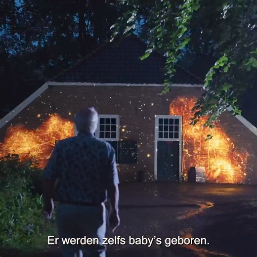 Hoe leefden Arnhemse evacués in het Openluchtmuseum tijdens de oorlog? Beleef de verhalen tijdens een avondwandeling met prachtige lichtprojecties. ✨ 📅18 oktober t/m 3 november 2024 📍Nederlands Openluchtmuseum, Arnhem | Nederlands Openluchtmuseum