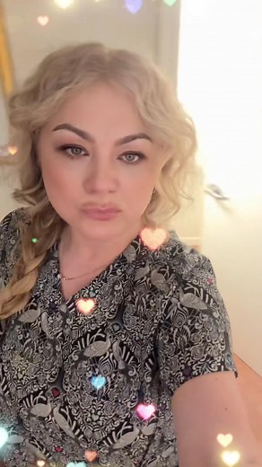 Happy rainy Saturday ☔️beautiful people 🤗 Unfortunately working what about You 😉 xo 💋 | MoniKa A H-ś