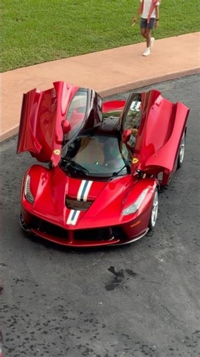 The second HIGHEST spec Ferrari LaFerrari 😱 Red Carbon everywhere!