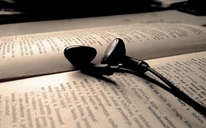 Read and Listen at the Same Time to Improve English - Blog