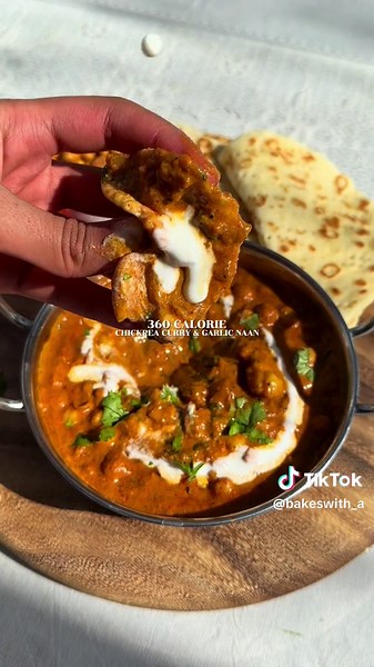 21g Protein, 360cal FOR ALL (INCLUDING BOTH NAANS)🥘🫓#caloriedeficit #lowcalorie #lowcaloriemeals #weightloss #chickpeacurry #garlicnaan #proteinmeals