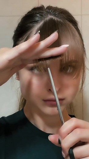 Easy Bang Cutting Tutorial for a Trendy Look