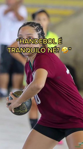 Memes Engraçados de Handebol | Jogadora em Ação!