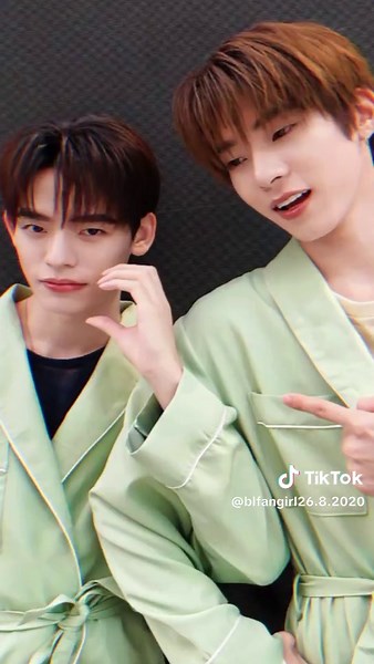 #seriesထဲမှာလိုဇာတ်ညွှန်းအရငြိမ်ပီးရပ်ကြည့်နေမဲ့ဒူအန်မဟုဘူးးကွ🤭😆🤭 #တီးတီးရဲ့သွင်တိုမှု🤭😝 #TeeteePor🐶🐻‍❄️ #@teetee.wpc @Porsuppakarn #