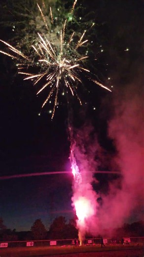 58s GOBSTOPPER FIREWORK (Pyromaniacs Ft. Wayne, IN) #fireworksdisplay #4thofjuly