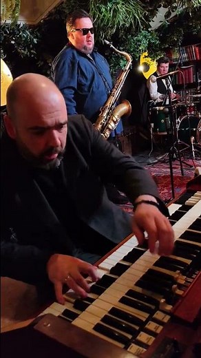 #hammond #blues #livemusic #bluesmusic The Hammond C3 organ sound. Mishouris Blues Band
