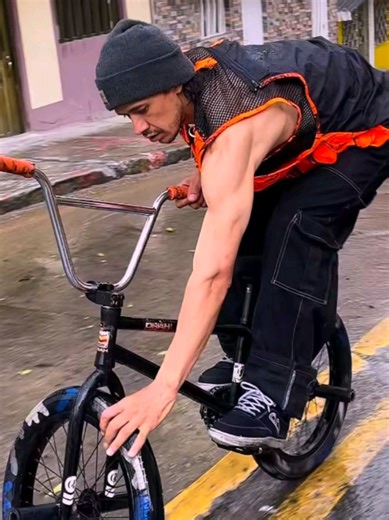 V-2 BMX BMX life BMX cycling #bmx #bmxlife #bmwmotorsport #fyp #viralvideo🔥viral BMX video Viral reel BMX bike