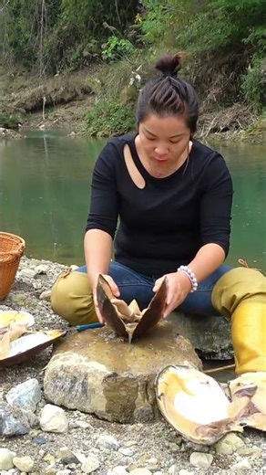 Super large pearls in clams #pearl #pearlhunter #fishing