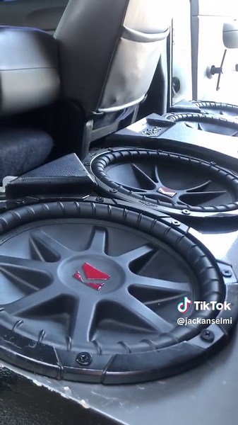 La pampara 🚀🔥 #creatorsearchinsights #silver #bass #subwoofer #corridos