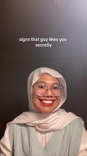 6 Clear Signs That a Guy Secretly Likes You