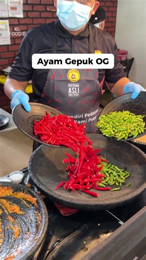 Ayam Gepuk OG di Malaysia🔥 📍Ayam Gepuk Pak Gembus