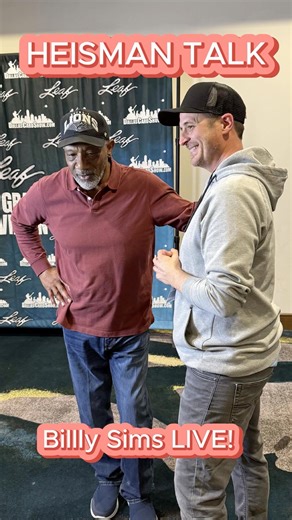 Kung Fu Billy Sims @realbillysims ⚡ Heisman Winner.🏈 OU Icon. 💯 Video chat vibes.🎤 Salute to @dallascardshow for the hospitality 🙌 #BillySims #HeismanWinner #DallasCardShow #SportsLegends #TheHobby | Josh Durham