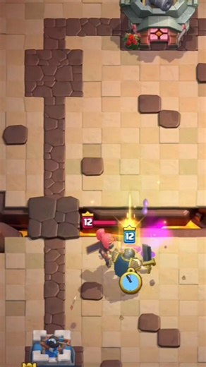 SE EU NÃO DEFENDO ESSA BANDIDA LÍDER ELA LEVARIA A MINHA TORRE #clashroyale